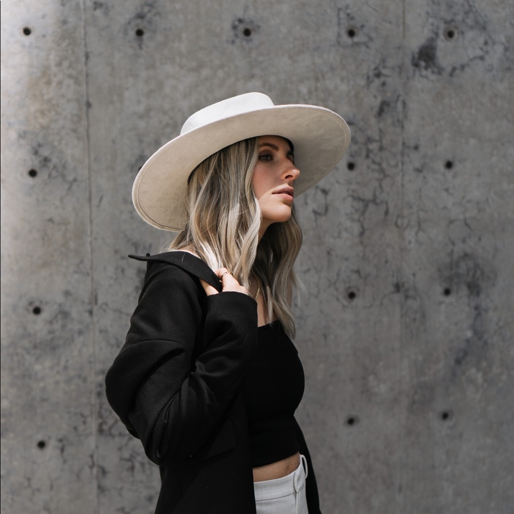 Meet your Posher, Alexis